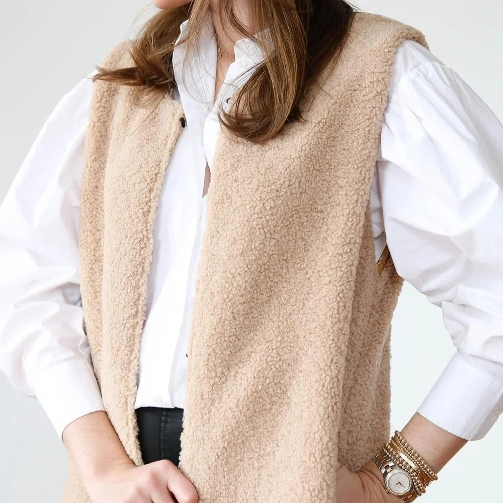 Puff Sleeve Button Down - Picture 3 of 8